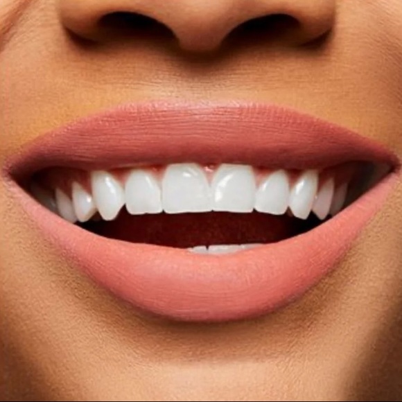 MAC Powder Kiss Lipstick- Mull It Over - Picture 4 of 5